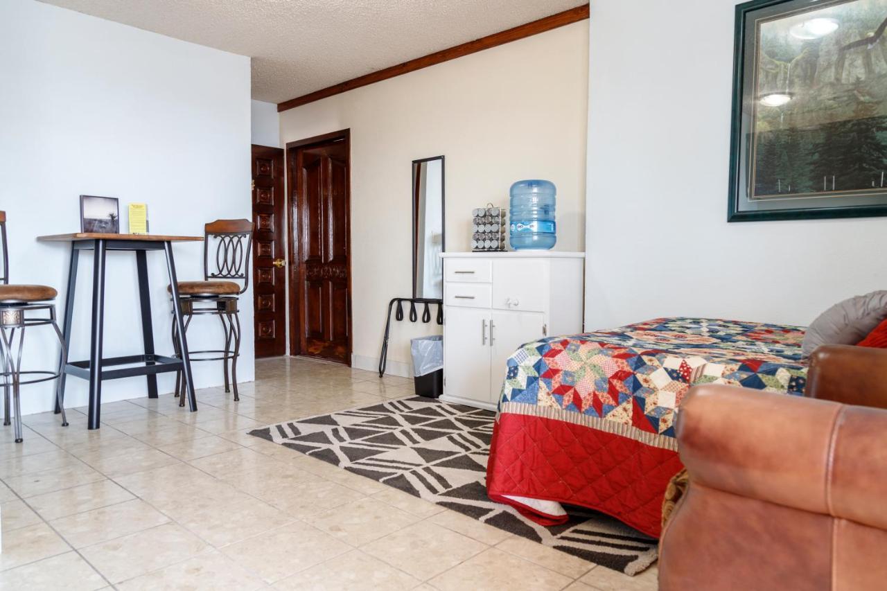 Playa Hermosa Inn At The Beach エンセナダ エクステリア 写真